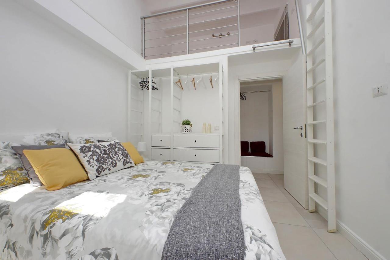 Castro Pretorio Suite -1St Floor Of Historic Mansion With Lift, Comfortable, Baby Friendly, Bike Parking, Most Quiet And Guarded Area In Front Of Officers Headquarters 5 Minutes Walk From Termini Railway & Metro Station - Genuine Guest Care In 4 Lang Esterno foto